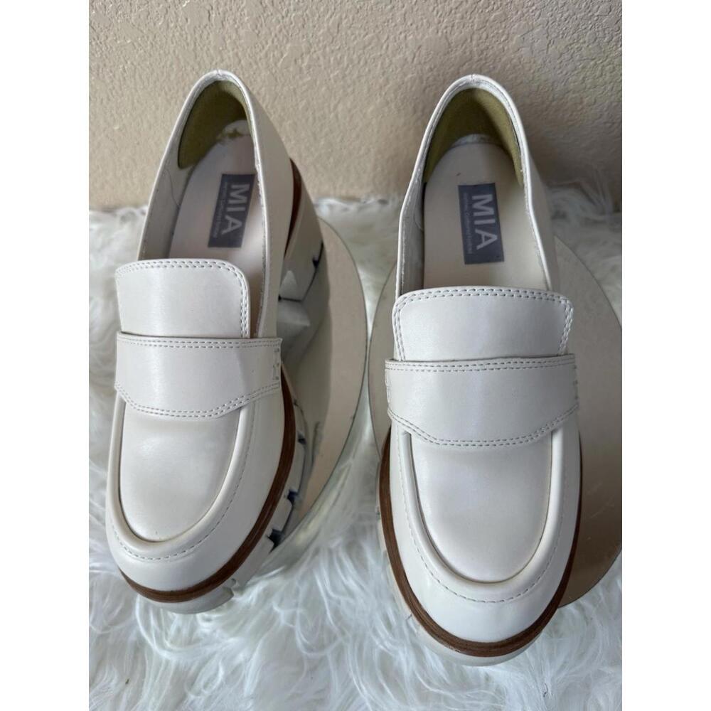 MIA Robbin Loafers Sz 6.5M Chunky  block heel. Cushioned footbed. Lug‎ sole.